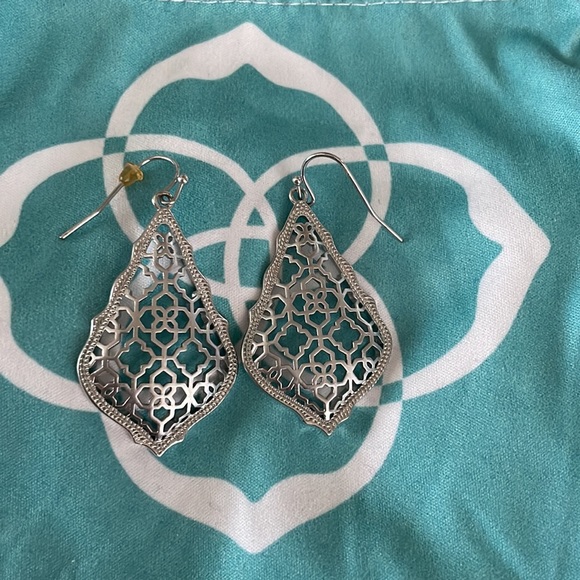 Kendra Scott Addie Silver Drop Earrings In Silver Filigree Mix - Picture 2 of 3